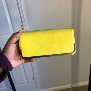 Yellow clutch